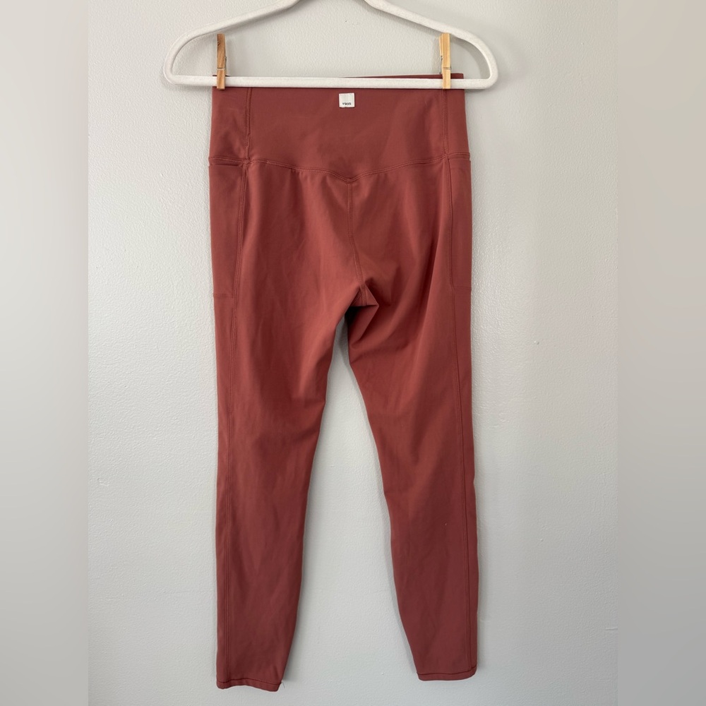 Vuori Studio Pocket Legging - Picture 2 of 6